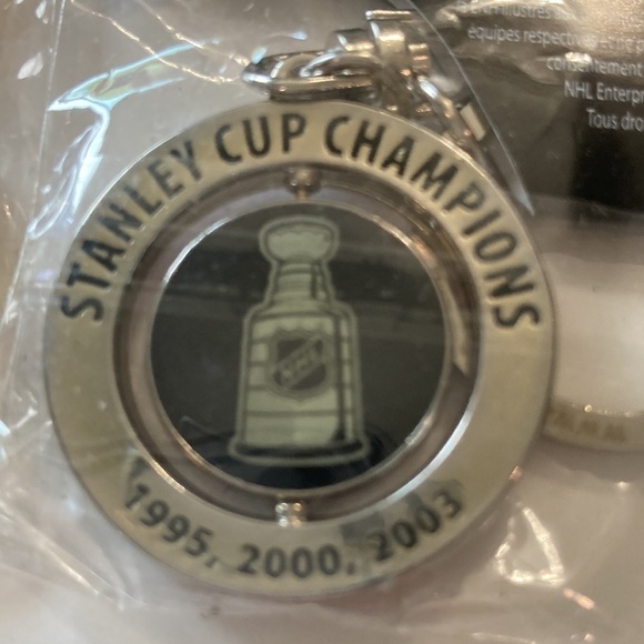 NEW Jersey Devils NHL Key Chain x1 - Picture 3 of 5